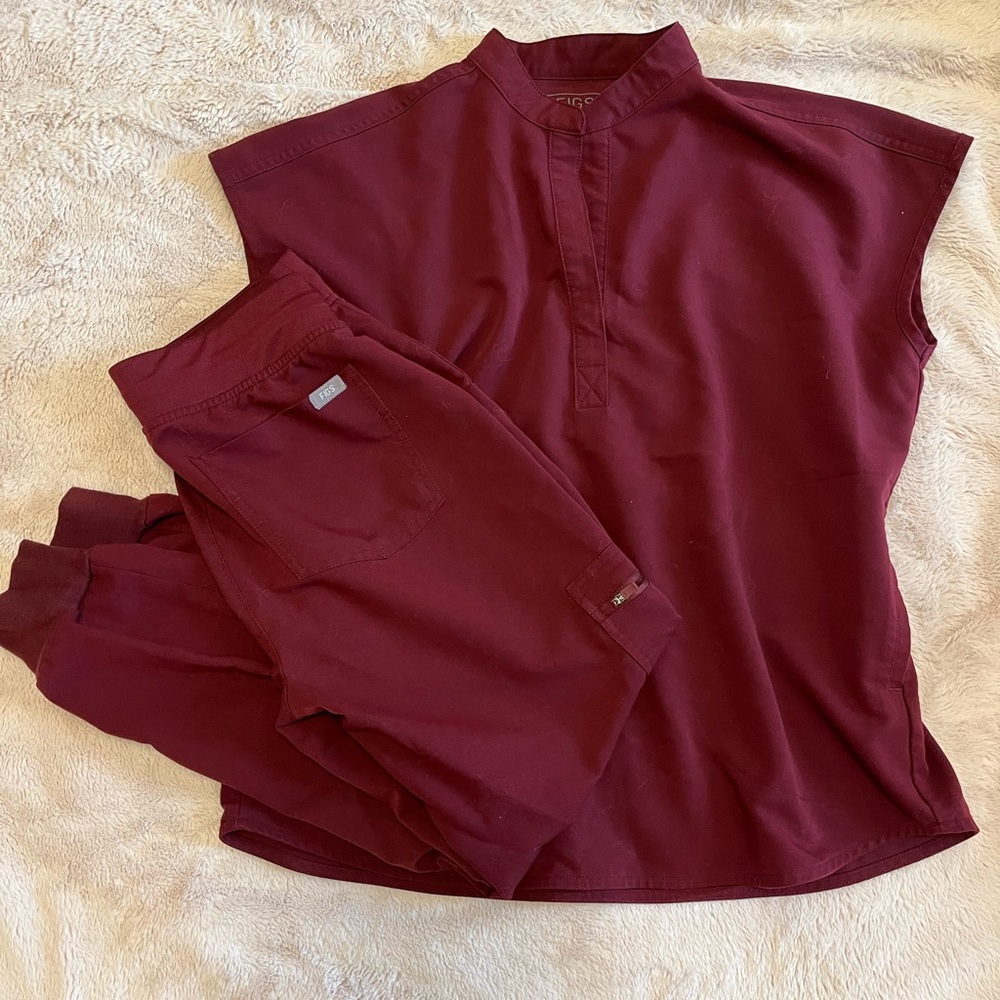 FIGS scrubs set
